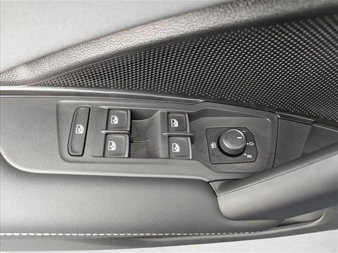 New 2026 Volkswagen Tiguan SE image 10