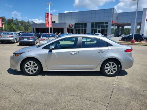 Certified 2024 Toyota Corolla LE FWD image 2
