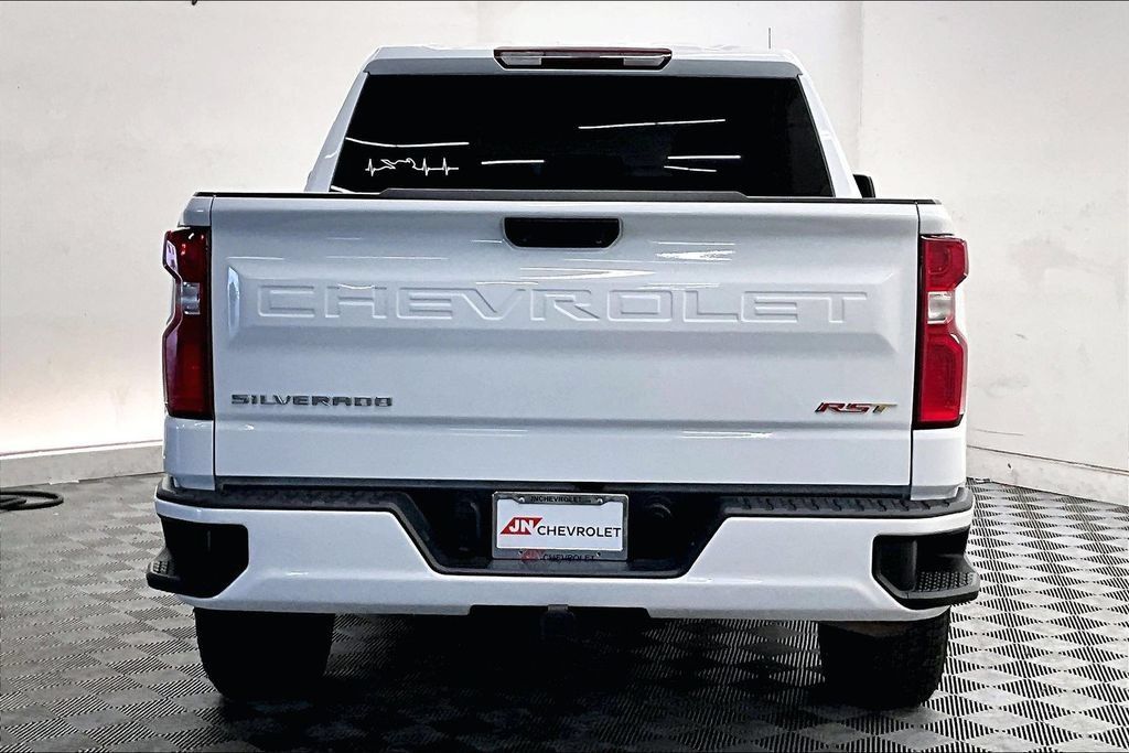 Used 2024 Chevrolet Silverado 1500 RST AWD/4WD image 3