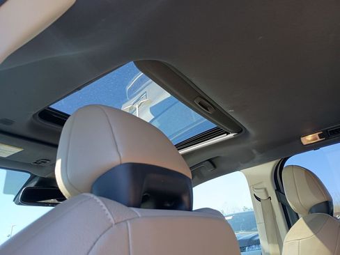 Used 2021 Toyota Sienna XLE image 28