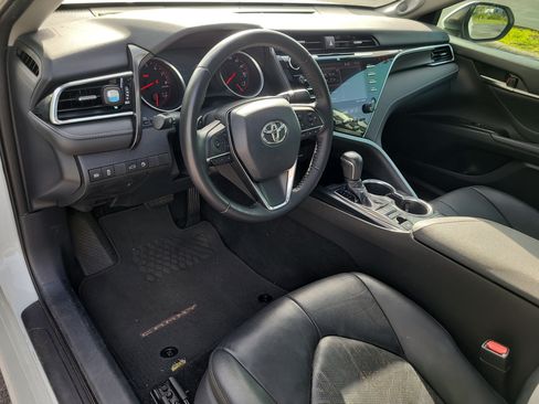 Used 2018 Toyota Camry XSE FWD image 17