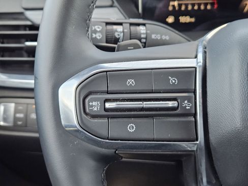 Used 2025 GMC Acadia Elevation image 26