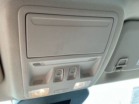 Used 2020 Ford Escape SE image 25