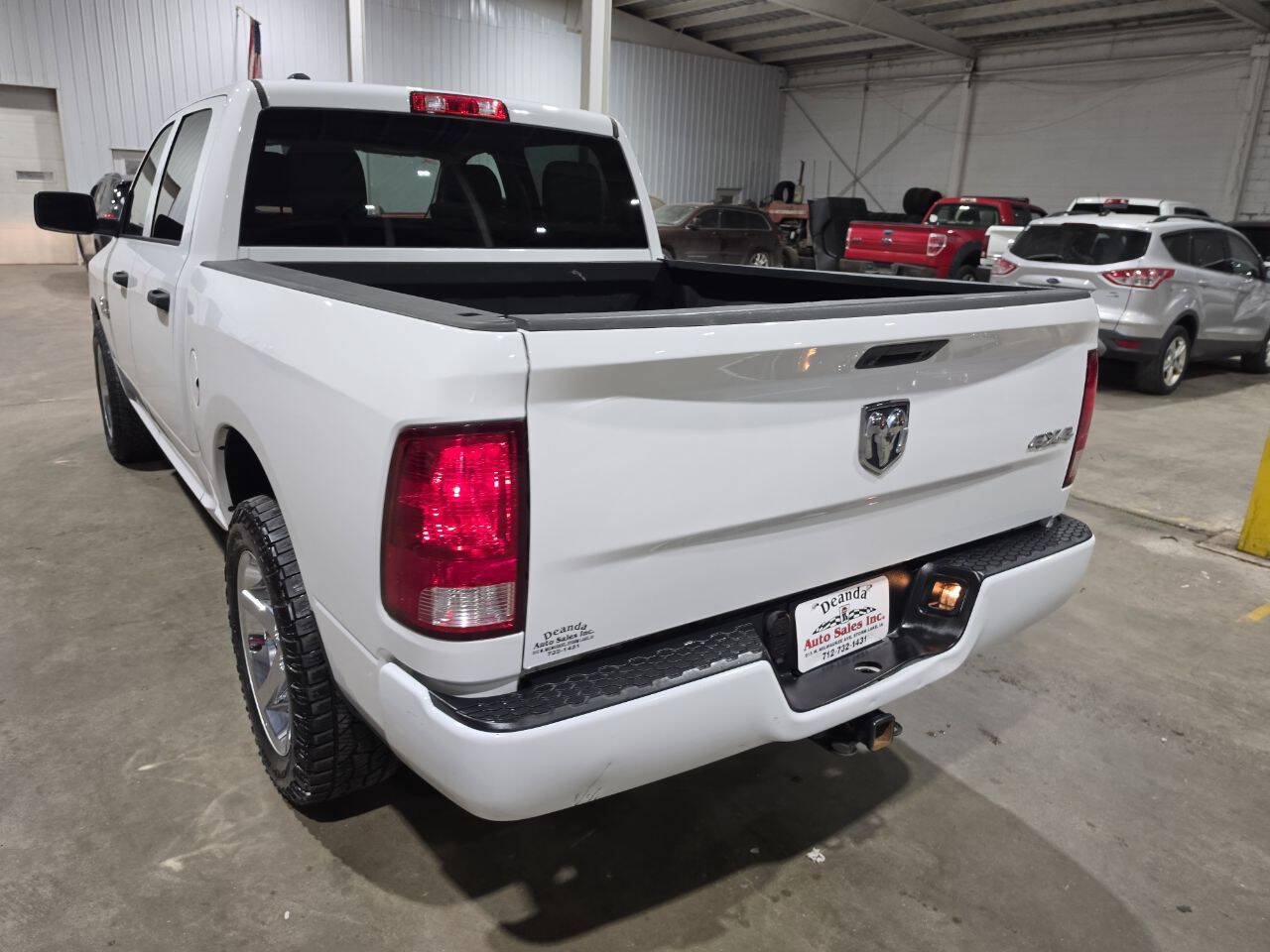 Used 2018 RAM 1500 Express AWD/4WD image 11