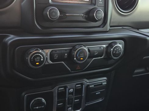 Used 2020 Jeep Wrangler Unlimited Sport S AWD/4WD image 19