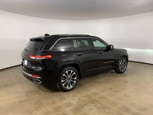 Used 2022 Jeep Grand Cherokee Overland AWD/4WD image 8