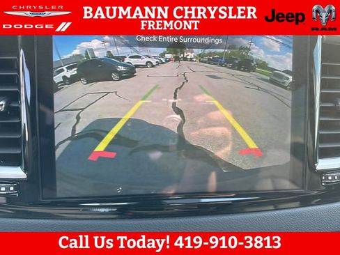 Used 2025 Chrysler Pacifica Select FWD image 19