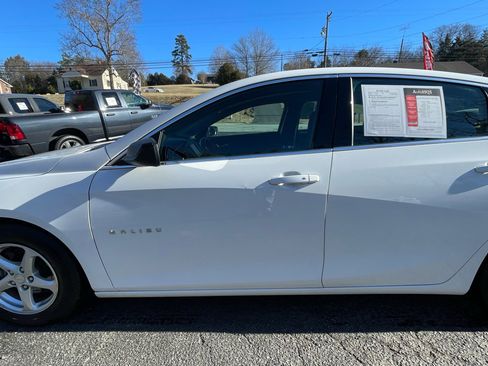 Used 2016 Chevrolet Malibu LS image 3