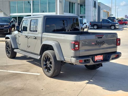 Used 2023 Jeep Gladiator Overland AWD/4WD image 12