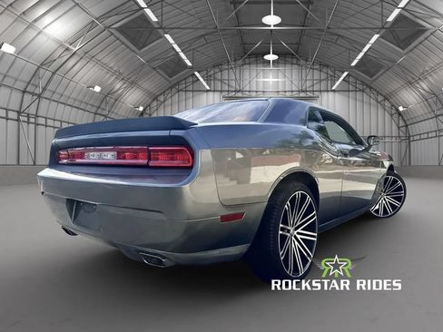 Used 2011 Dodge Challenger RWD image 19
