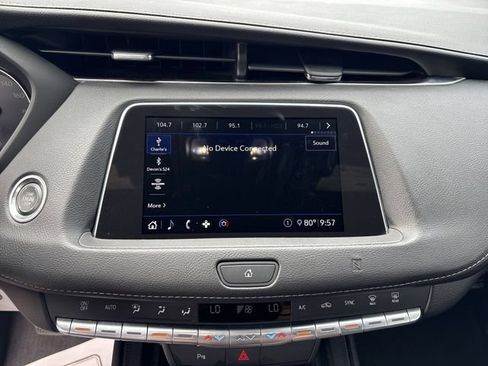 Used 2020 Cadillac XT4 Premium Luxury AWD/4WD image 16