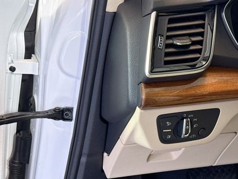 Used 2022 Audi Q5 e Premium Plus w/ Premium Plus Package image 10