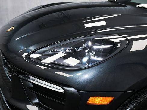 Used 2024 Porsche Macan image 74