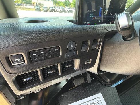 Used 2024 Chevrolet Brightdrop 600 w/ Commercial Equipment Package AWD/4WD image 19