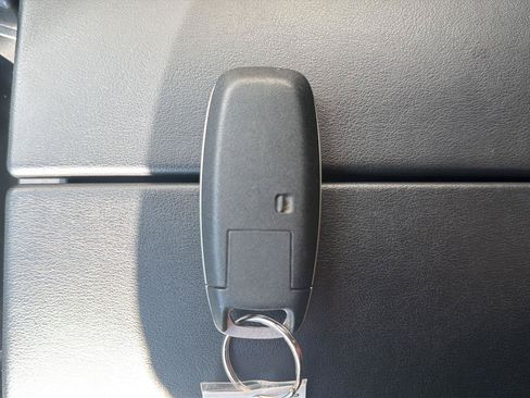 Used 2025 Nissan Rogue SV FWD image 35