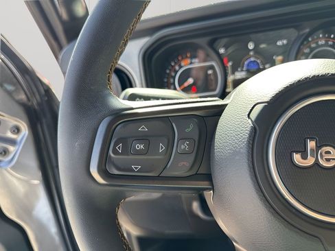 Used 2024 Jeep Wrangler Willys image 30