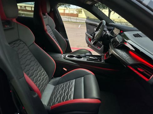 Used 2023 Audi RS e-tron GT image 33