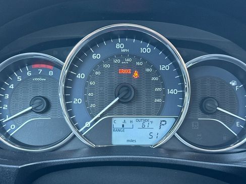 Used 2014 Toyota Corolla LE image 22