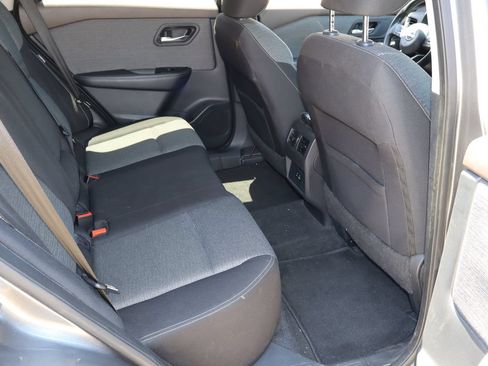 Used 2022 Nissan Rogue SV FWD image 17