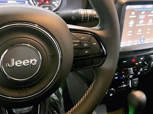 Used 2021 Jeep Renegade Latitude image 21