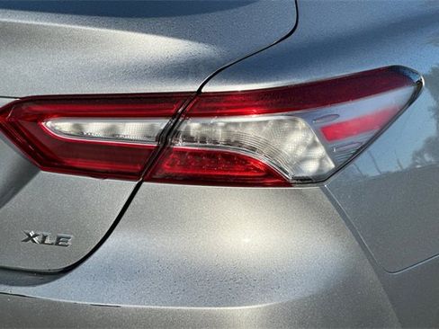 Used 2020 Toyota Camry XLE image 29