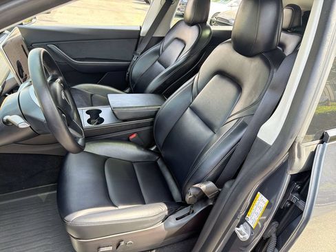Used 2022 Tesla Model Y Long Range AWD/4WD image 13