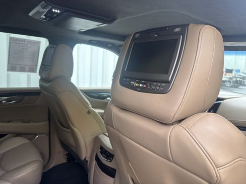 Used 2019 Cadillac Escalade Platinum AWD/4WD image 19