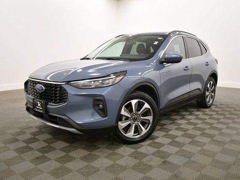 Used 2024 Ford Escape Platinum AWD/4WD image 2