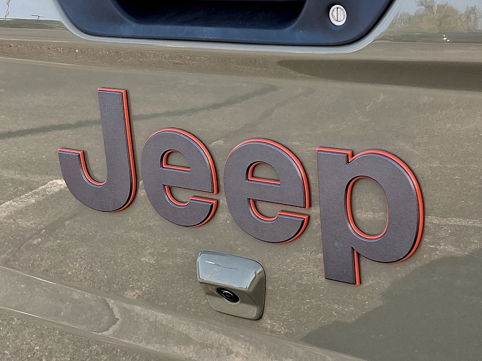 Used 2025 Jeep Gladiator Mojave AWD/4WD image 29