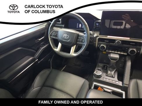 Used 2025 Toyota Tacoma Limited AWD/4WD image 17