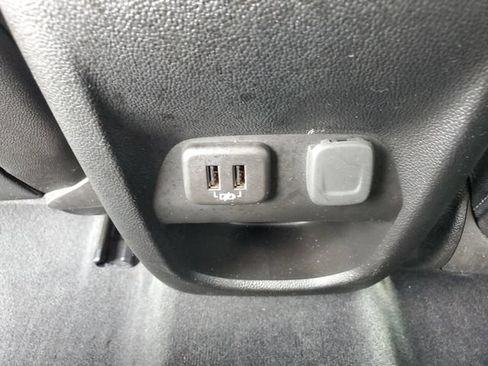Used 2019 Chevrolet Colorado Z71 AWD/4WD image 16