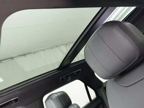 Used 2025 Land Rover Range Rover Sport SE AWD/4WD image 13
