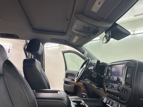 Used 2018 Chevrolet Silverado 1500 High Country image 21