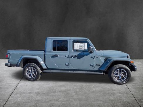 New 2026 Jeep Gladiator Sport image 3