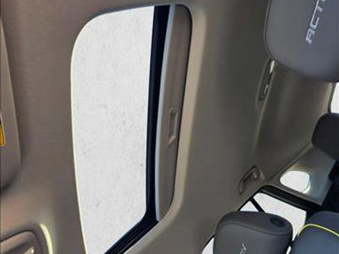 New 2026 Chevrolet Trax ACTIV w/ Sunroof Package image 14