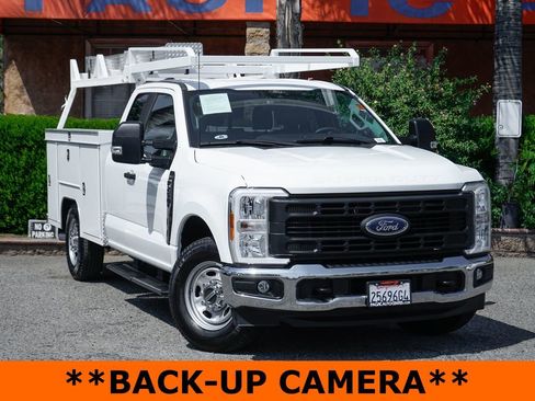 Used 2024 Ford F250 XL w/ XL Chrome Package image 2