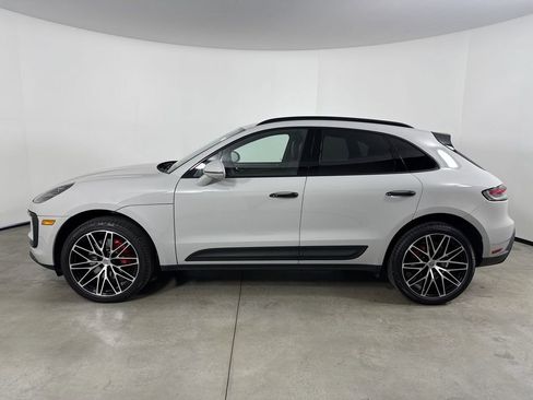 Certified 2023 Porsche Macan S AWD/4WD image 2