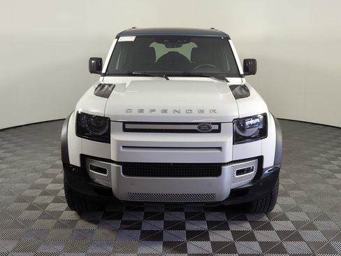 Used 2025 Land Rover Defender 110 S image 6