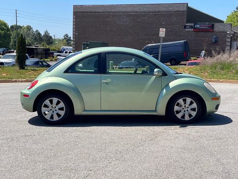 Used 2008 Volkswagen Beetle S FWD image 4