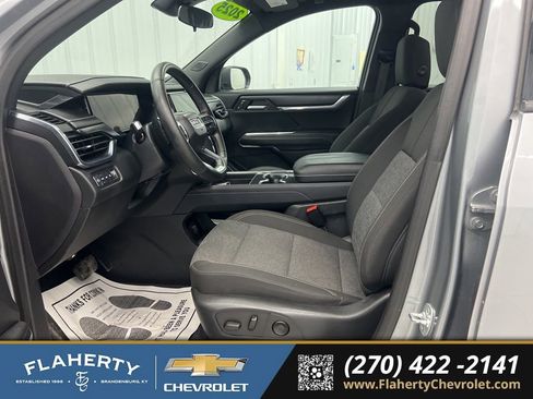 Used 2025 GMC Acadia Elevation image 9