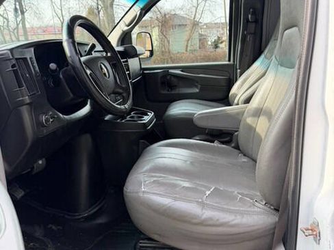 Used 2014 Chevrolet Express 1500 image 25