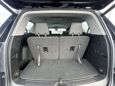 Certified 2023 GMC Acadia SLT image 23