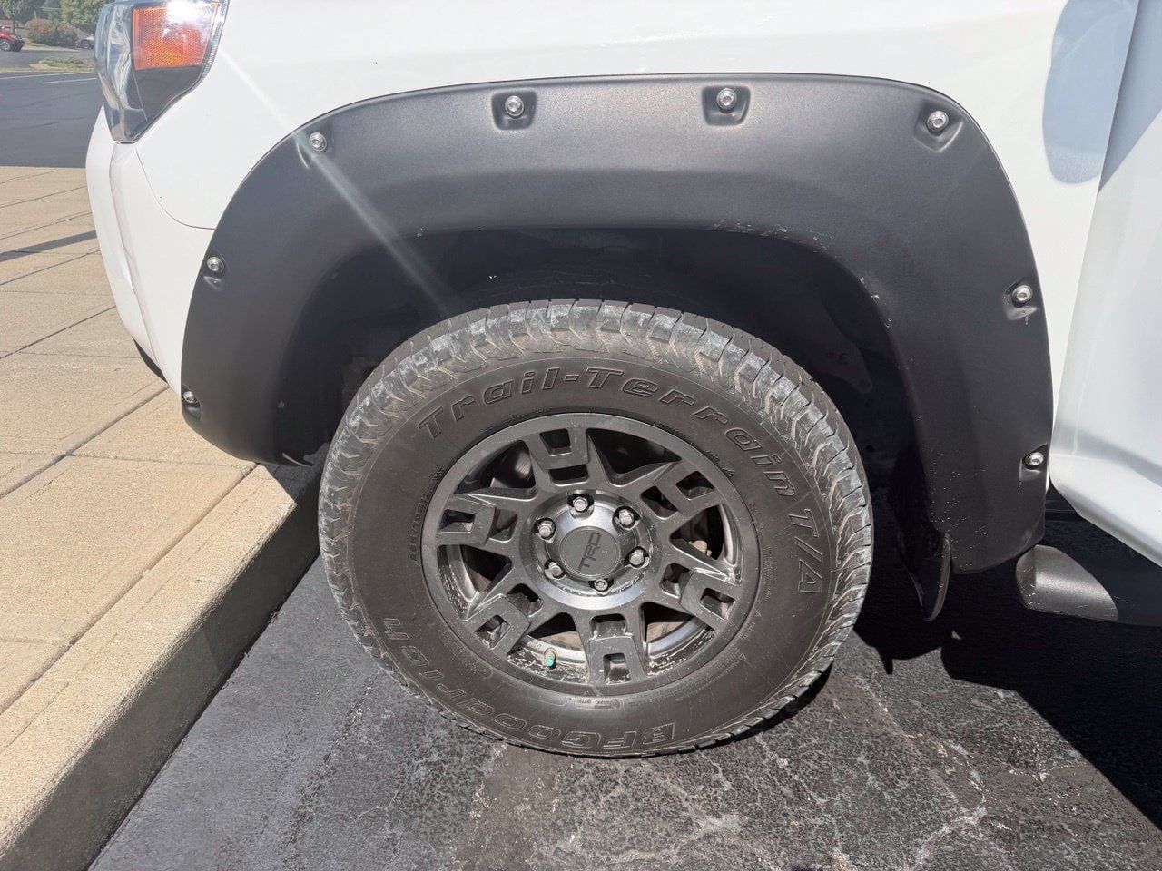 Used 2020 Toyota 4Runner Venture w/ Moonroof Package AWD/4WD image 8