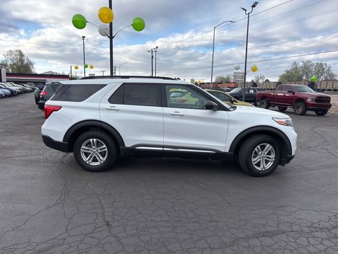 Used 2021 Ford Explorer XLT image 7