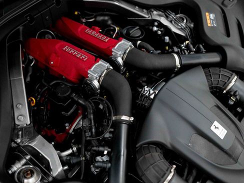 Used 2020 Ferrari Portofino RWD image 98