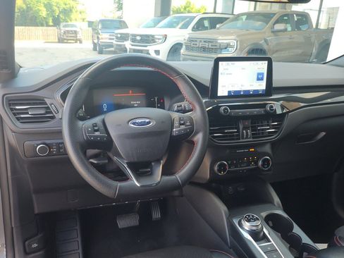 Used 2025 Ford Escape ST-Line FWD image 15