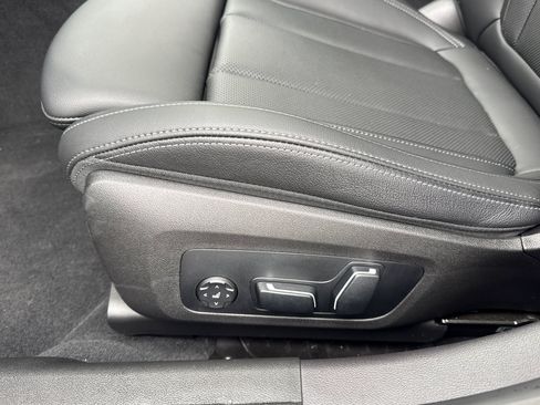 Used 2026 BMW 330i Sedan w/ Premium Package RWD image 15