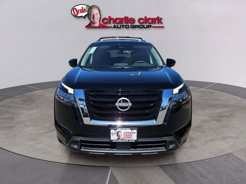 Certified 2025 Nissan Pathfinder SV image 8