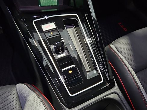 New 2026 Volkswagen GTI SE FWD image 17