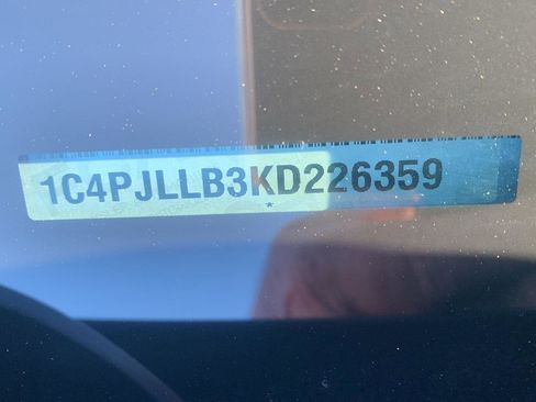 Used 2019 Jeep Cherokee Latitude Plus image 23